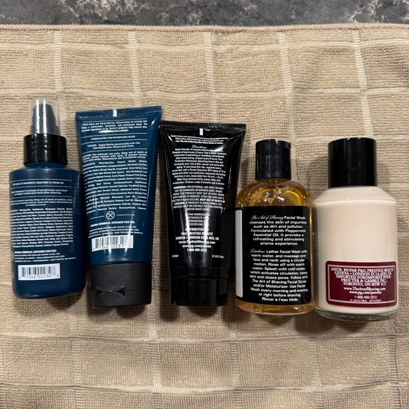 Dr Carver & Art Of Shaving Toiletry Set - Picture 2 of 9